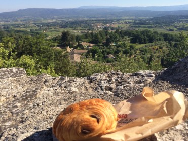 The best breakfast view I know from the terrace outside the chursch in Oppede-Le-Vieux - is there a better place to start the day?