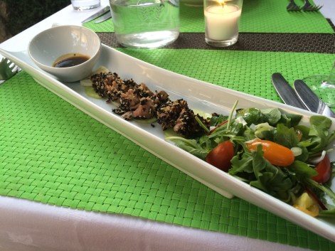 Seared 'sesame-crusted' tuna with black radish & 